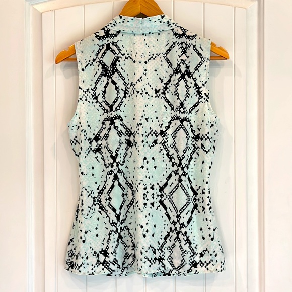 Calvin Klein snakeskin print blouse sleeveless Size medium - Picture 4 of 8